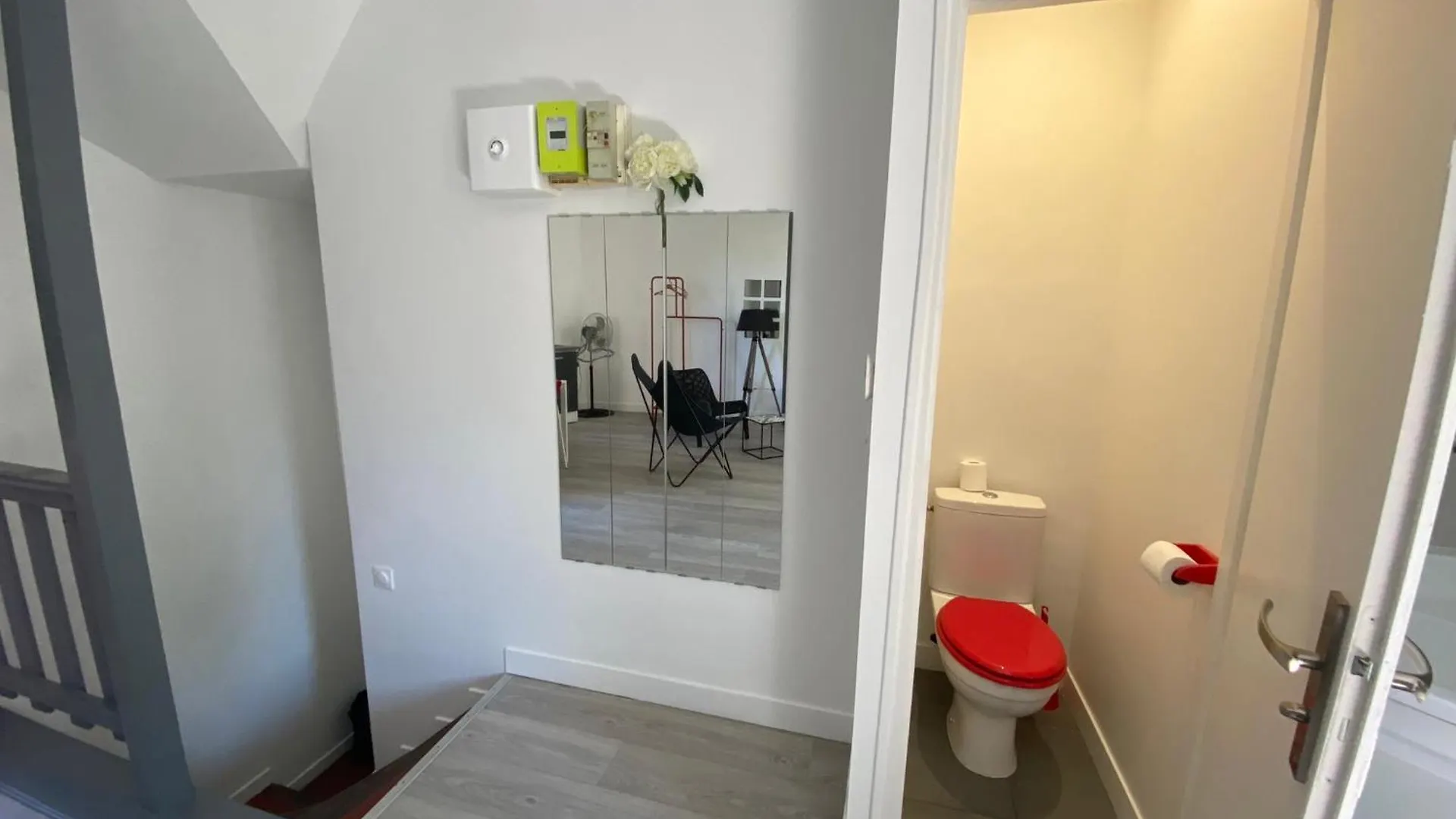 Bienvenus A These - Love Room Marseille Apartment