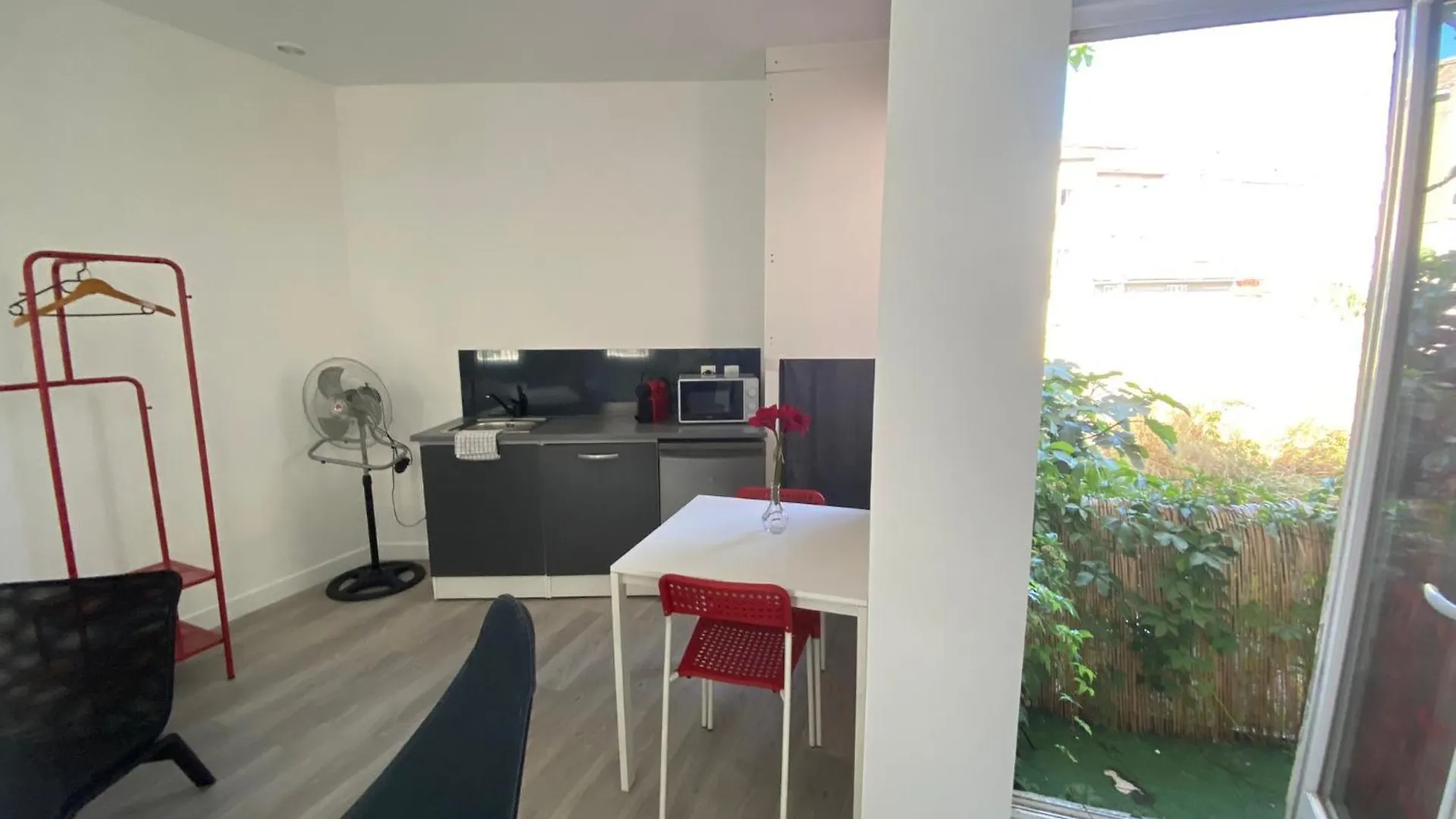 Bienvenus A These - Love Room Marseille France