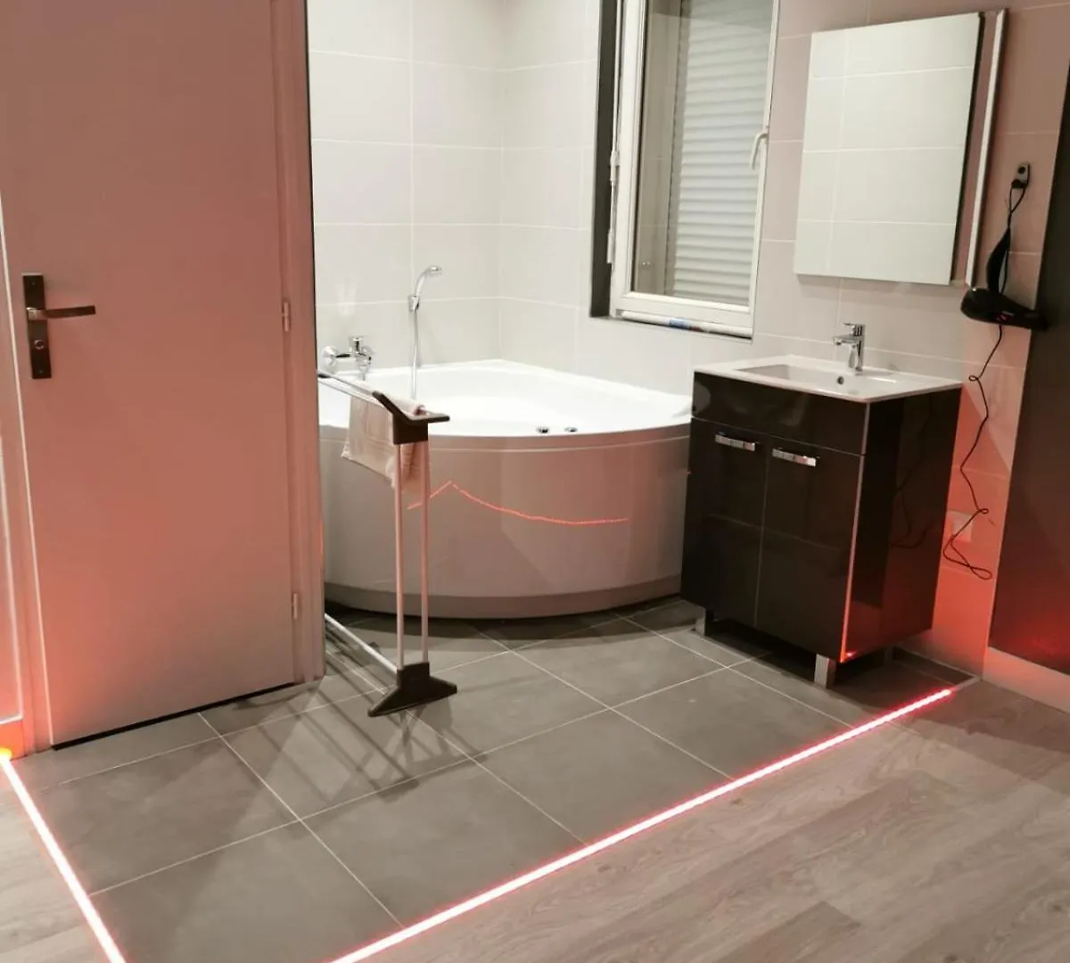 Bienvenus A These - Love Room Marseille Francie